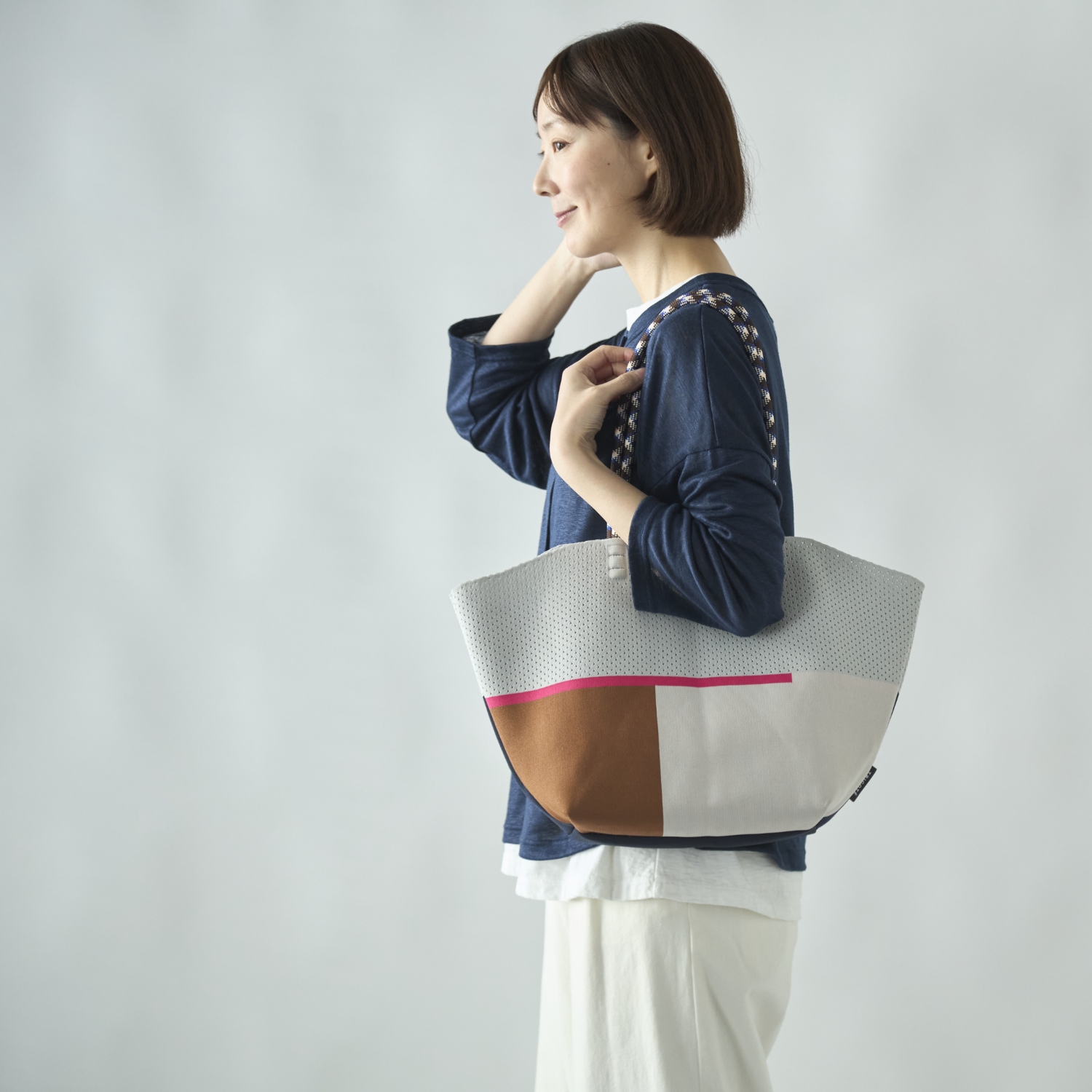 新品 非売品 ETRE TOKYO HAND KNIT BAG & POUCH 限定価格】ETRE TOKYO HAND KNIT BAG & POUCH